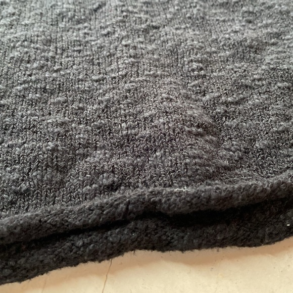 Hollister sweater - Picture 10 of 10